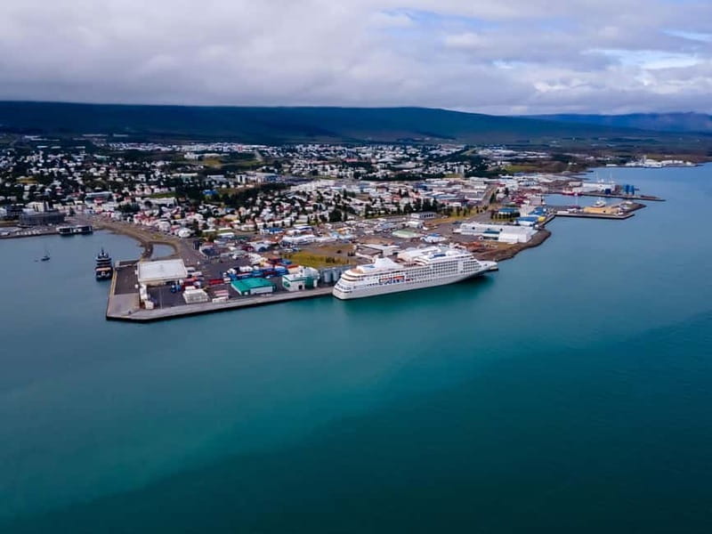 Akureyri: Whale Watching Shore Excursions - What the 2.5-hour cruise feels like