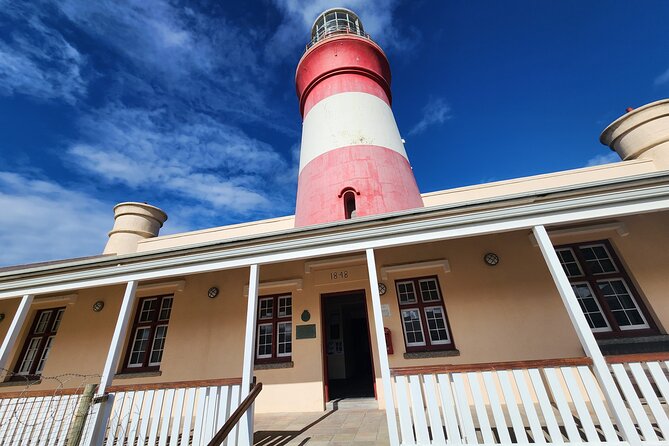 Cape Agulhas, Hermanus Whale Watching, Penguins and Wine Tasting - The return along Clarence Drive