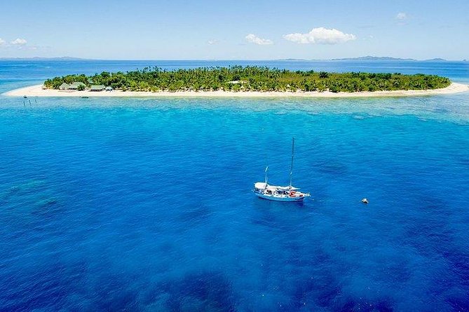 Fijian Islands and Snorkel Full-Day Whales Tale Cruise including Beach BBQ Lunch - The crew brings the personality