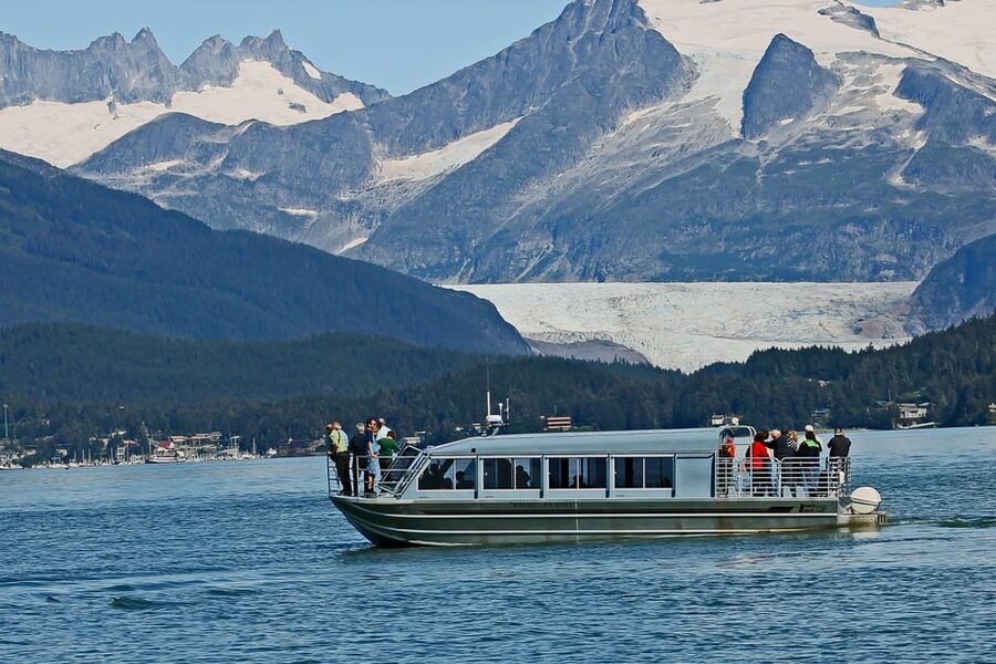 From Juneau: Whale Watching Cruise with Snacks - Snacks, coffee, and hot chocolate
