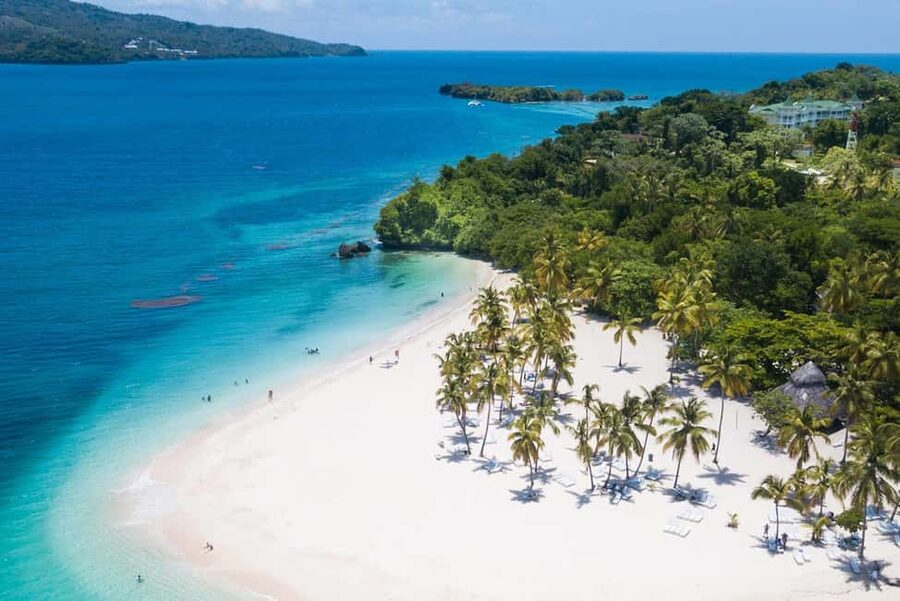 From Punta Cana: Samana Bay Whale-Watching Cruise with Lunch - What the $140 price really covers