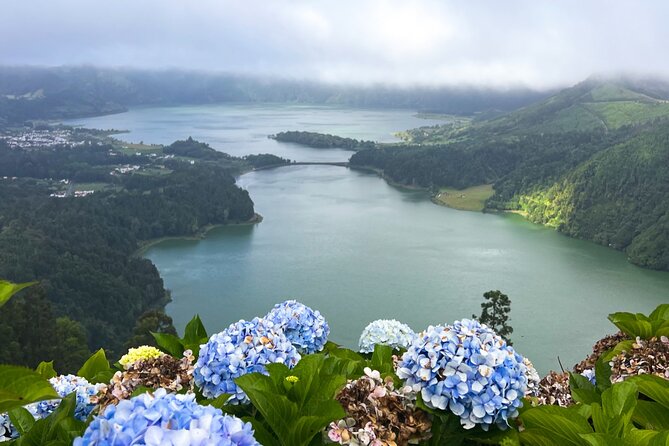 Full Day Sete Cidades with Whale Watching at Mosteiros - An hour at the lakes, with paid activities available
