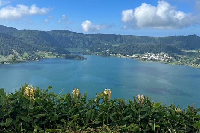 Full Day Sete Cidades with Whale Watching at Mosteiros - What the private format is worth