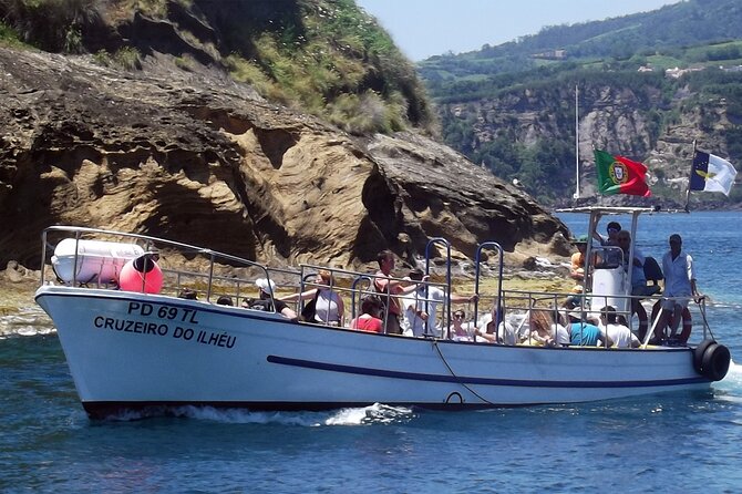 Full-Day Whales & The Princess Ring Islet (incl. Lunch) - The short boat ride to Princess Ring Islet