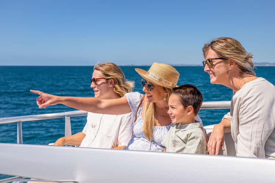 Gold Coast: Whale Watching Cruise & Sea World Entry - Can you fit both attractions into one day?