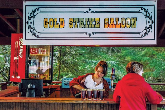 Juneau Whale Watching and Salmon Bake - Auke Bay is the real reason to go