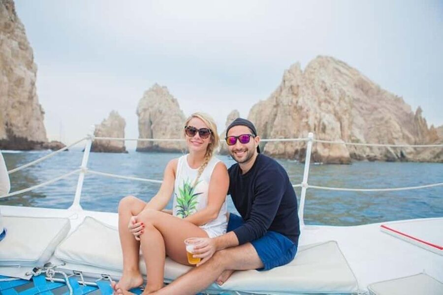 Los Cabos: Catamaran Whale Watching Cruise - The first view: Cabo’s Arch from the water