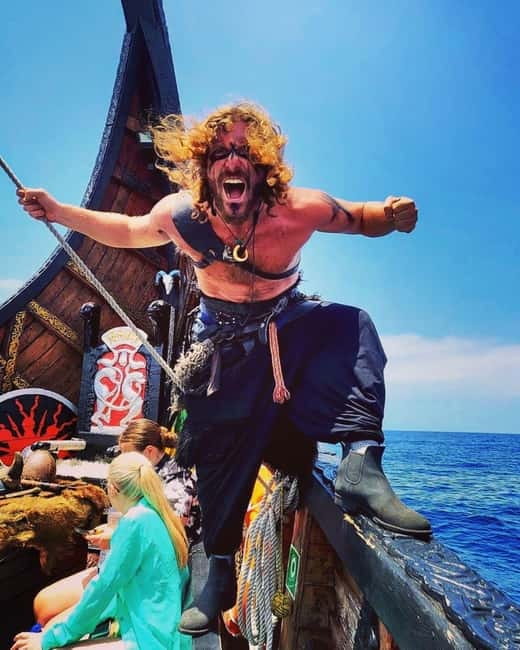 Los Cristianos: Whale Watching Cruise w/Swim Stop & Drinks - Sailing from Los Cristianos on the Ragnarok