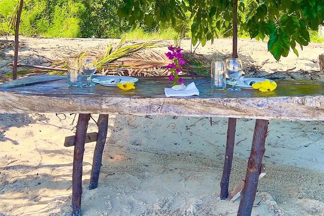 Lydia Boat Mauritius :Private boat tour:Whales&Dolphins encounter - The seafood meal is more than a basic barbecue