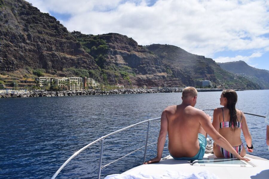 Madeira: Whale and Dolphin Watching Private Cruise - What the 2.5-hour schedule feels like