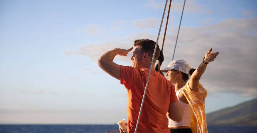 Maui: Morning Sail with the Whales Ma'alaea - A quiet morning sail along Maui’s Pali coastline