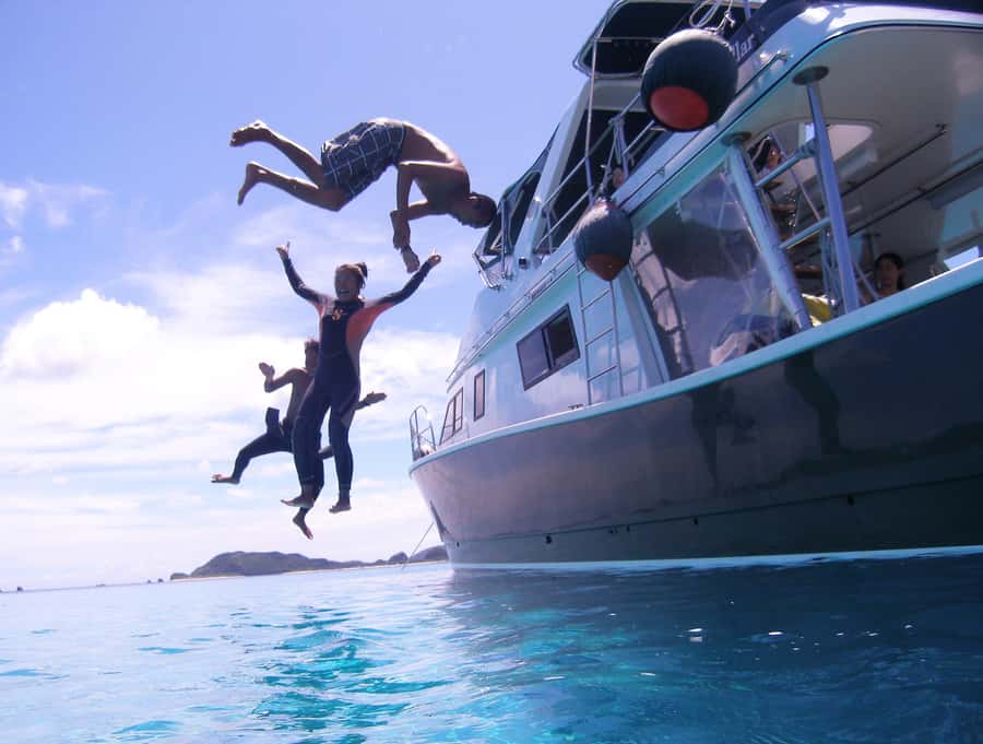 Naha:Kerama Island Experience Dive/Snorkeling/Whale Watching - Should you book it?