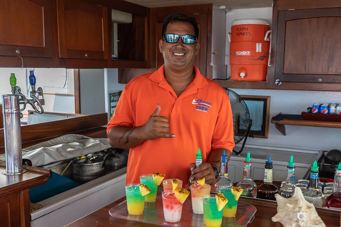 Sunset Cruise with the Whales on our Sailing Catamaran - Sailing catamaran or power catamaran?