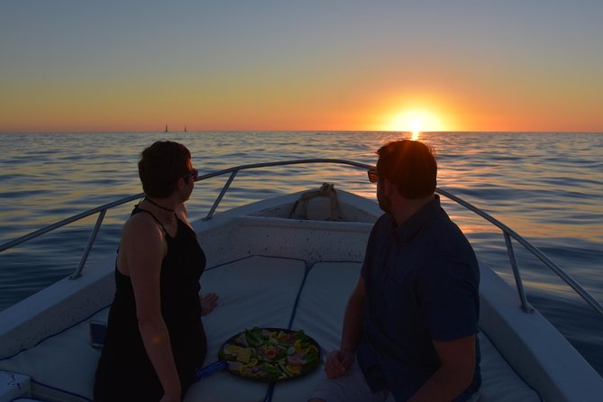 Sunset Whale Cruise in Cabo San Lucas - A guide who explains the animals and the coast