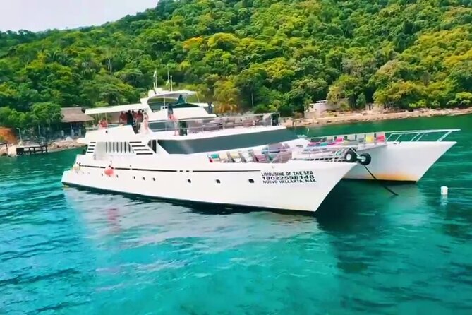 Sunsets and Whales Mega Yachts ALL INCLUSIVE: Puerto Vallarta - Who will enjoy this Puerto Vallarta yacht cruise?