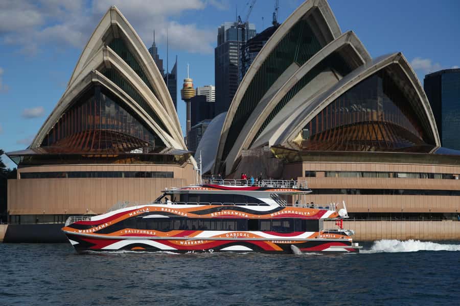 Sydney: 2-hour Express Whale Watching Cruise - The first 20 minutes: harbour views and open ocean