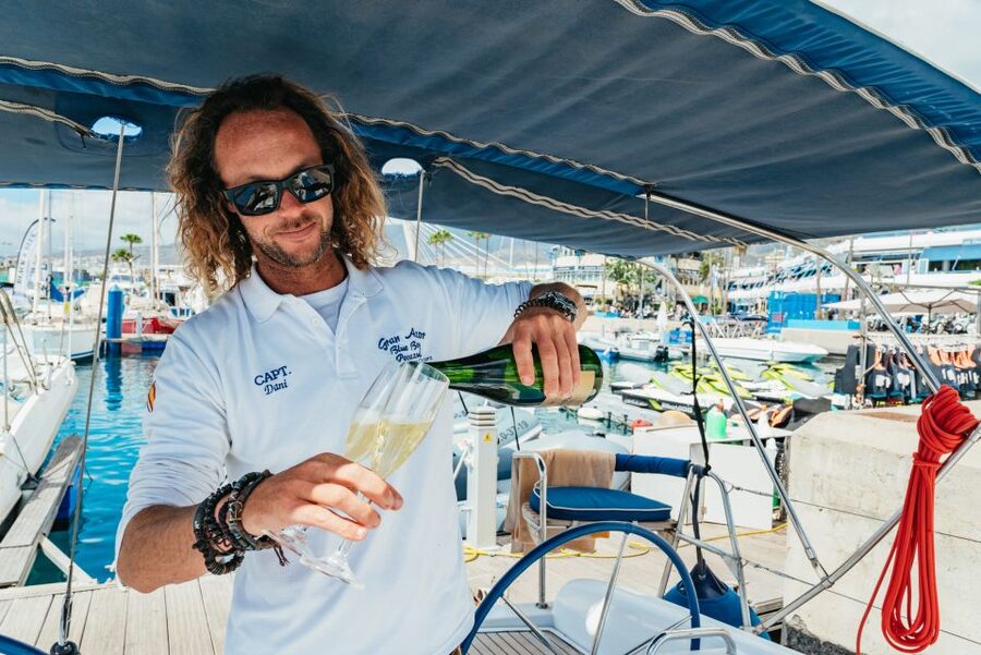 Tenerife: Whale & Dolphin Watching with Drinks and Snacks - Three hours among dolphins and pilot whales