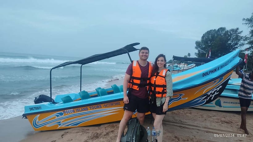 Trincomalee: Dolphin & Whale Watching Boat Tour - Boats, comfort, and what to pack