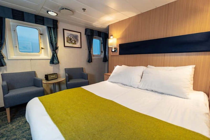 Tromsø: 24hr Northern Lights & Whale Watching Cruise - Lunch at 12:30 and a quieter return