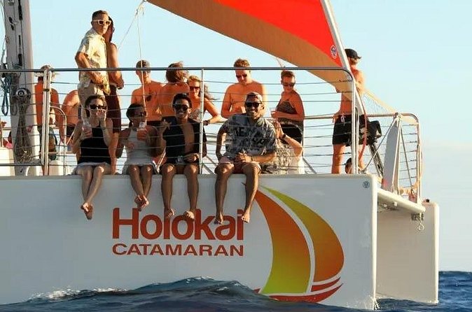 Whale Watching Sail in Honolulu with Open Bar - Parking and Getting to Kālia Road