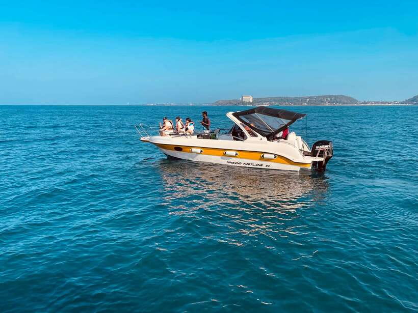 Whale Watching Tour with Transfers - Looking for Sri Lanka’s largest marine animals